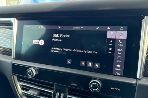 DT73ZFN Porsche Macan 2.9T V6 GTS SUV 5dr Petrol PDK 4WD Euro 6 (s/s) (440 ps) Thumbnail #55