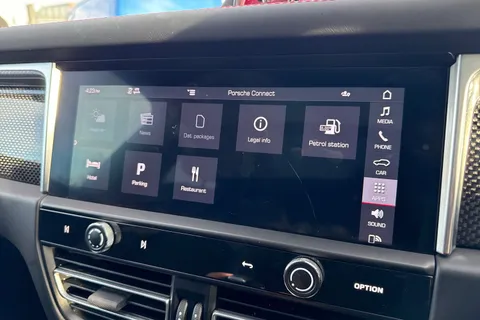 DT73ZFN Porsche Macan 2.9T V6 GTS SUV 5dr Petrol PDK 4WD Euro 6 (s/s) (440 ps) Thumbnail #59