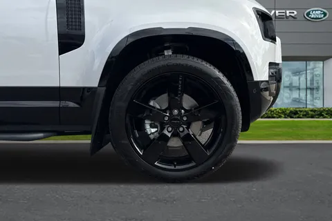  Land Rover Defender 110 3.0 D250 MHEV X-Dynamic HSE Auto 4WD Euro 6 (s/s) 5dr Thumbnail #9