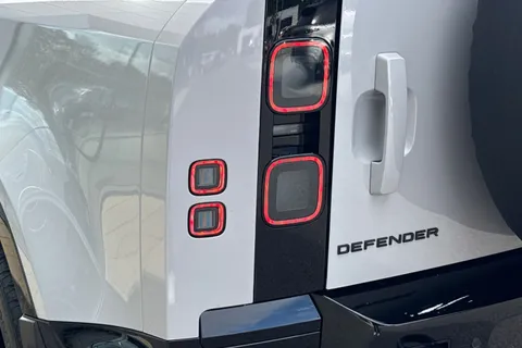  Land Rover Defender 110 3.0 D250 MHEV X-Dynamic HSE Auto 4WD Euro 6 (s/s) 5dr Thumbnail #29