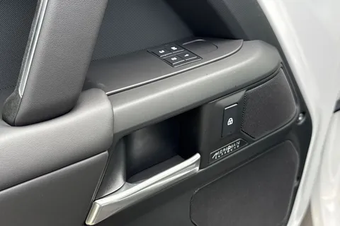  Land Rover Defender 110 3.0 D250 MHEV X-Dynamic HSE Auto 4WD Euro 6 (s/s) 5dr Thumbnail #30