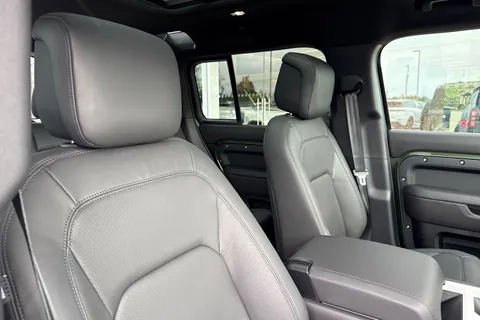  Land Rover Defender 110 3.0 D250 MHEV X-Dynamic HSE Auto 4WD Euro 6 (s/s) 5dr Thumbnail #11