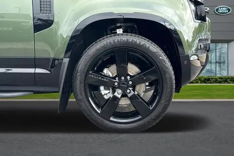 Land Rover Defender 110 3.0 D250 MHEV X-Dynamic HSE Auto 4WD Euro 6 (s/s) 5dr Thumbnail #9