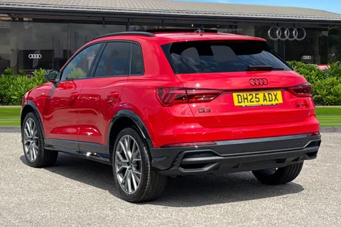 DH25ADX Audi Q3 1.5 TFSI CoD 35 Black Edition S Tronic Euro 6 (s/s) 5dr Thumbnail #3
