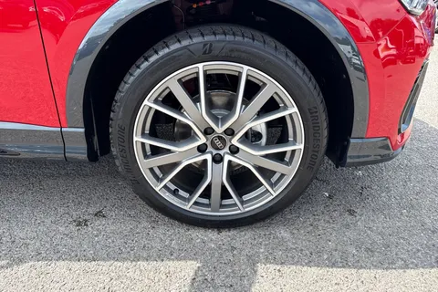 DH25ADX Audi Q3 1.5 TFSI CoD 35 Black Edition S Tronic Euro 6 (s/s) 5dr Thumbnail #10