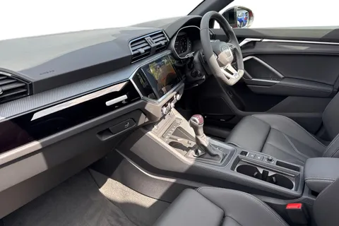 DH25ADX Audi Q3 1.5 TFSI CoD 35 Black Edition S Tronic Euro 6 (s/s) 5dr Thumbnail #15