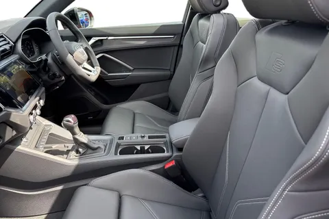 DH25ADX Audi Q3 1.5 TFSI CoD 35 Black Edition S Tronic Euro 6 (s/s) 5dr Thumbnail #16