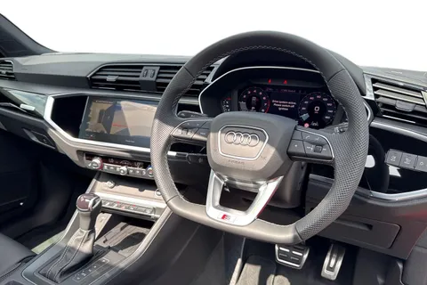 DH25ADX Audi Q3 1.5 TFSI CoD 35 Black Edition S Tronic Euro 6 (s/s) 5dr Thumbnail #18