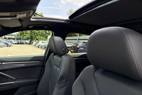 DH25ADX Audi Q3 1.5 TFSI CoD 35 Black Edition S Tronic Euro 6 (s/s) 5dr Thumbnail #25