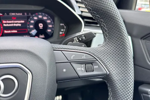 DH25ADX Audi Q3 1.5 TFSI CoD 35 Black Edition S Tronic Euro 6 (s/s) 5dr Thumbnail #27