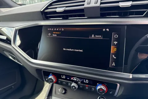 DH25ADX Audi Q3 1.5 TFSI CoD 35 Black Edition S Tronic Euro 6 (s/s) 5dr Thumbnail #39