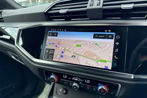 DH25ADX Audi Q3 1.5 TFSI CoD 35 Black Edition S Tronic Euro 6 (s/s) 5dr Thumbnail #42