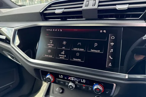 DH25ADX Audi Q3 1.5 TFSI CoD 35 Black Edition S Tronic Euro 6 (s/s) 5dr Thumbnail #45