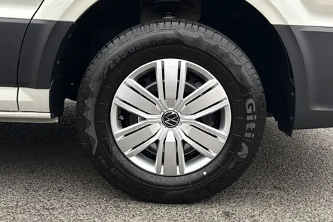 BG75DGY Volkswagen Crafter 2.0TDI  177PS CR35 MWB Commerce Plus Auto-Low Roof Thumbnail #10