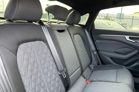  Audi A6 Saloon 2.0 e-hybrid 25.9kWh Edition 1 S Tronic quattro Euro 6 (s/s) 4dr Thumbnail #19