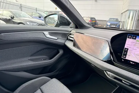  Audi A6 Saloon 2.0 e-hybrid 25.9kWh Edition 1 S Tronic quattro Euro 6 (s/s) 4dr Thumbnail #20