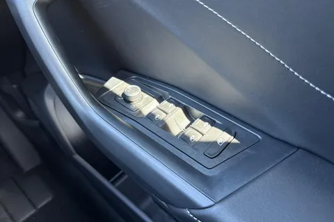 CY25BVX Volkswagen T-Roc 2.0 TDI 150 EVO R-Line 5dr DSG ⭐18' Nevada Alloys⭐ Thumbnail #77