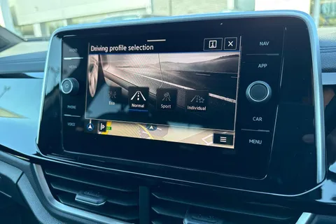 CY25BVX Volkswagen T-Roc 2.0 TDI 150 EVO R-Line 5dr DSG ⭐18' Nevada Alloys⭐ Thumbnail #105