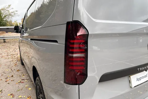 PN75NFG Volkswagen Transporter T32 Panel Van Commerce Pro SWB 170 PS 2.0 TDI 8sp Automatic Thumbnail #7