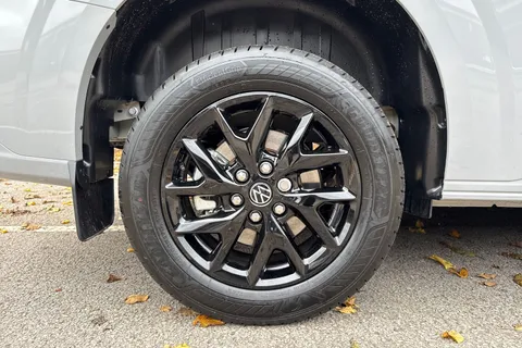 PN75NFG Volkswagen Transporter T32 Panel Van Commerce Pro SWB 170 PS 2.0 TDI 8sp Automatic Thumbnail #10