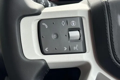  Land Rover Defender 110 3.0 D250 MHEV X-Dynamic HSE Auto 4WD Euro 6 (s/s) 5dr Thumbnail #18