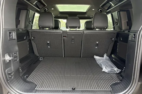  Land Rover Defender 110 3.0 D250 MHEV X-Dynamic HSE Auto 4WD Euro 6 (s/s) 5dr Thumbnail #30