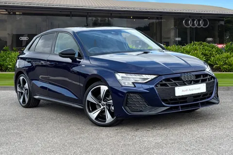 DC25AEV Audi A3 Black Edition 35 TFSI 150 PS S tronic Thumbnail #2