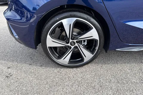 DC25AEV Audi A3 Black Edition 35 TFSI 150 PS S tronic Thumbnail #11