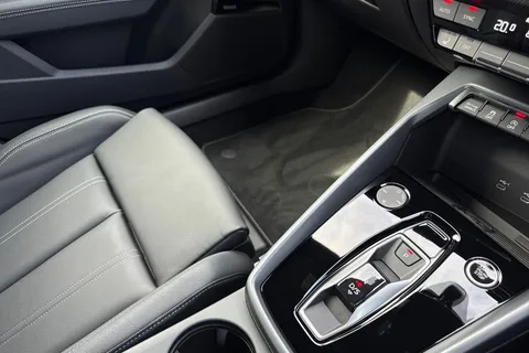 DC25AEV Audi A3 Black Edition 35 TFSI 150 PS S tronic Thumbnail #20