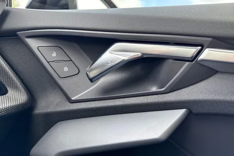 DC25AEV Audi A3 Black Edition 35 TFSI 150 PS S tronic Thumbnail #21