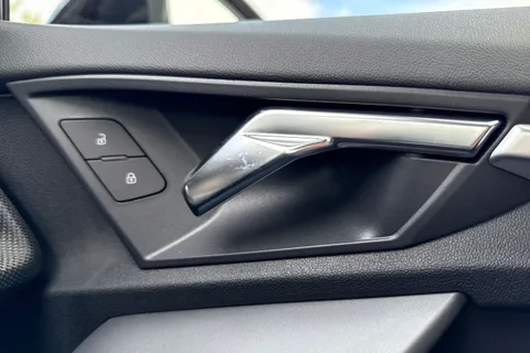 DC25AEV Audi A3 Black Edition 35 TFSI 150 PS S tronic Thumbnail #57