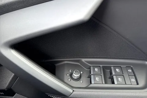 DC25AEV Audi A3 Black Edition 35 TFSI 150 PS S tronic Thumbnail #58