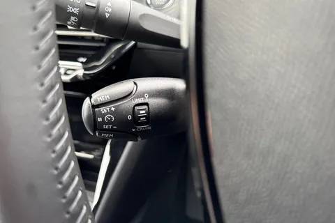 41 of 67 for PEUGEOT e-2008 54kWh Allure SUV 5dr Electric Auto (7kW Charger) (156 ps)