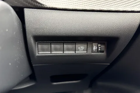 42 of 67 for PEUGEOT e-2008 54kWh Allure SUV 5dr Electric Auto (7kW Charger) (156 ps)