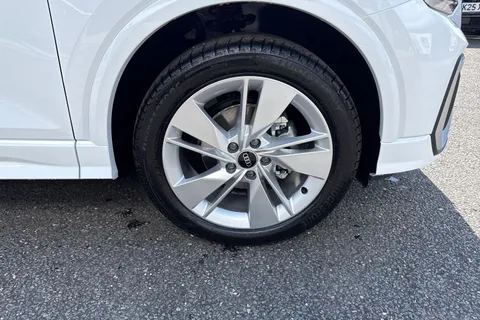 DE25KYO Audi Q2 S line 30 TFSI  116 PS 6-speed Thumbnail #10