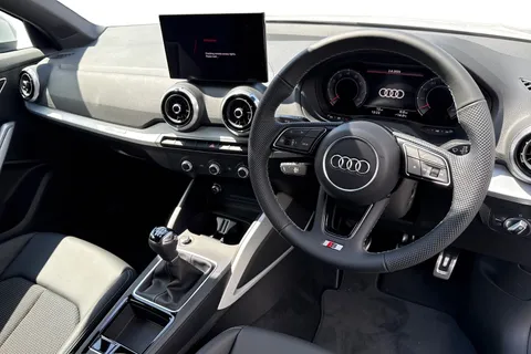 DE25KYO Audi Q2 S line 30 TFSI  116 PS 6-speed Thumbnail #18