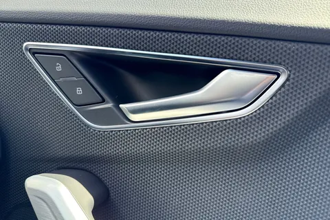 DE25KYO Audi Q2 S line 30 TFSI  116 PS 6-speed Thumbnail #21