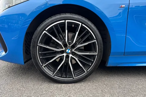 NL70DXS BMW 1 Series 1.5 118i M Sport Euro 6 (s/s) 5dr Thumbnail #23