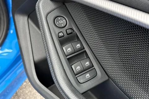 NL70DXS BMW 1 Series 1.5 118i M Sport Euro 6 (s/s) 5dr Thumbnail #27