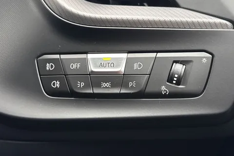 NL70DXS BMW 1 Series 1.5 118i M Sport Euro 6 (s/s) 5dr Thumbnail #28