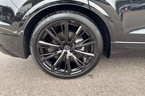 DA75CJO Audi Q8 3.0 TDI V6 50 Black Edition Tiptronic quattro Euro 6 (s/s) 5dr Thumbnail #11