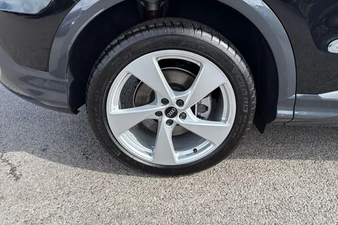 DK75UVJ Audi Q5 2.0 TFSI S line S Tronic quattro Euro 6 (s/s) 5dr Thumbnail #11