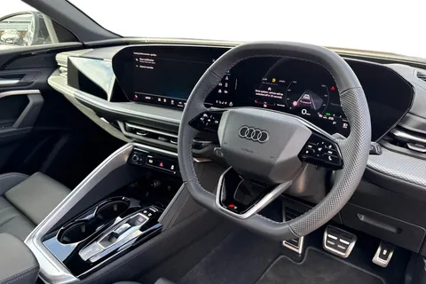 DK75UVJ Audi Q5 2.0 TFSI S line S Tronic quattro Euro 6 (s/s) 5dr Thumbnail #14