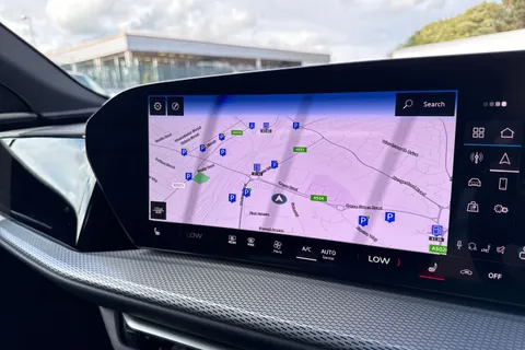 DK75UVJ Audi Q5 2.0 TFSI S line S Tronic quattro Euro 6 (s/s) 5dr Thumbnail #17