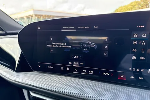 DK75UVJ Audi Q5 2.0 TFSI S line S Tronic quattro Euro 6 (s/s) 5dr Thumbnail #22