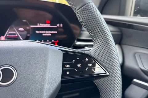 DK75UVJ Audi Q5 2.0 TFSI S line S Tronic quattro Euro 6 (s/s) 5dr Thumbnail #25