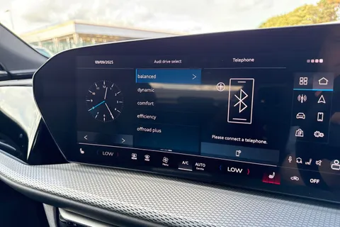 DK75UVJ Audi Q5 2.0 TFSI S line S Tronic quattro Euro 6 (s/s) 5dr Thumbnail #31