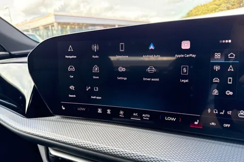 DK75UVJ Audi Q5 2.0 TFSI S line S Tronic quattro Euro 6 (s/s) 5dr Thumbnail #33