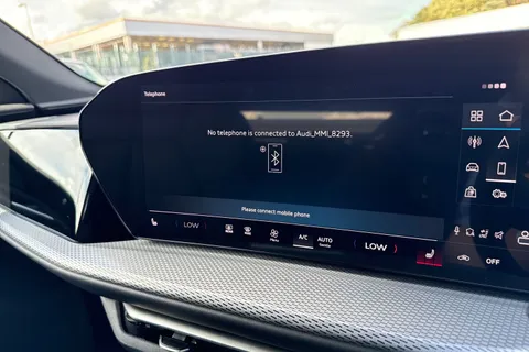 DK75UVJ Audi Q5 2.0 TFSI S line S Tronic quattro Euro 6 (s/s) 5dr Thumbnail #36