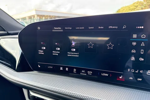 DK75UVJ Audi Q5 2.0 TFSI S line S Tronic quattro Euro 6 (s/s) 5dr Thumbnail #41